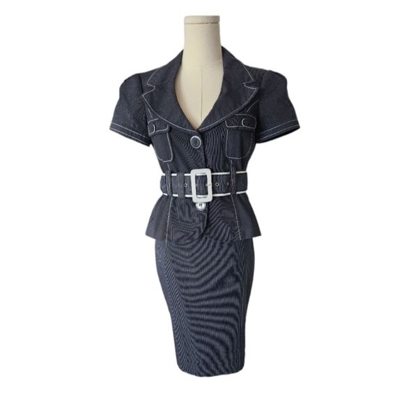 Suzy Shier Navy Pinstripe skirt suit - jacket is a 5/6 and Skirt is a size 0 - Picture 1 of 15